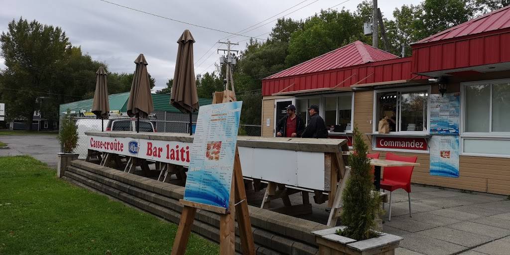 Bar Laitier Veloasis | restaurant | 2140 Boulevard Montmorency, Québec, QC G1J 5E7, Canada | 4186662983 OR +1 418-666-2983