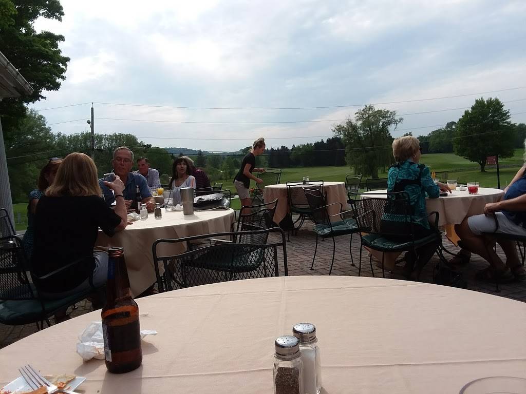 Seven Oaks Clubhouse Restaurant | restaurant | 73 Payne St, Hamilton, NY 13346, USA | 3158244420 OR +1 315-824-4420