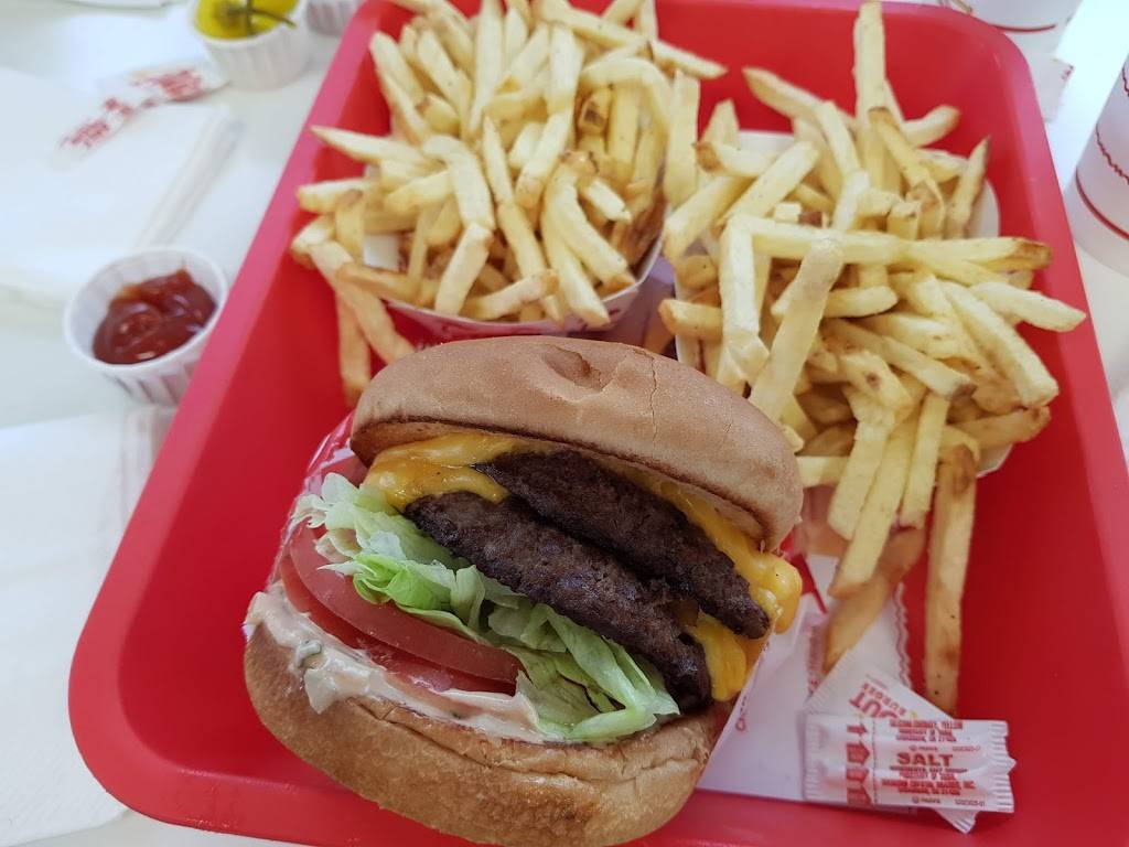 In-N-Out Burger | restaurant | 23035 Hemlock Ave, Moreno Valley, CA 92557, USA | 8007861000 OR +1 800-786-1000