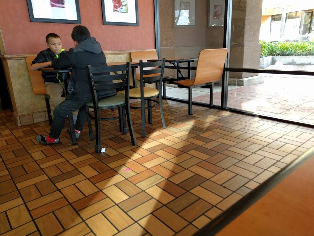 Subway Restaurants | restaurant | Shopp Ctr, 4130 E Highland Ave Ste D, Highland, CA 92346, USA | 9094252800 OR +1 909-425-2800