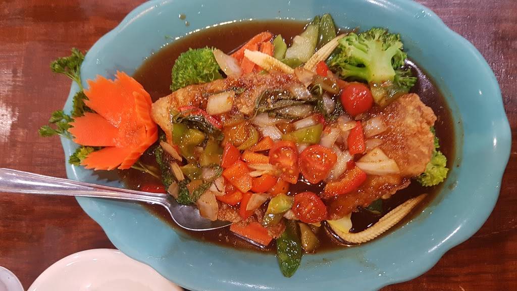 Lotus Thai House | restaurant | 5869 Broadview Rd, Parma, OH 44134, USA | 2163719575 OR +1 216-371-9575