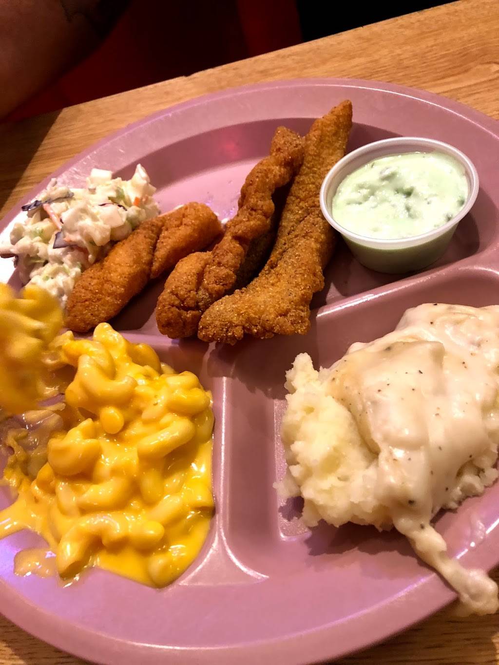 Catfish Parlour | restaurant | 4705 E Ben White Blvd, Austin, TX 78744, USA | 5124003601 OR +1 512-400-3601