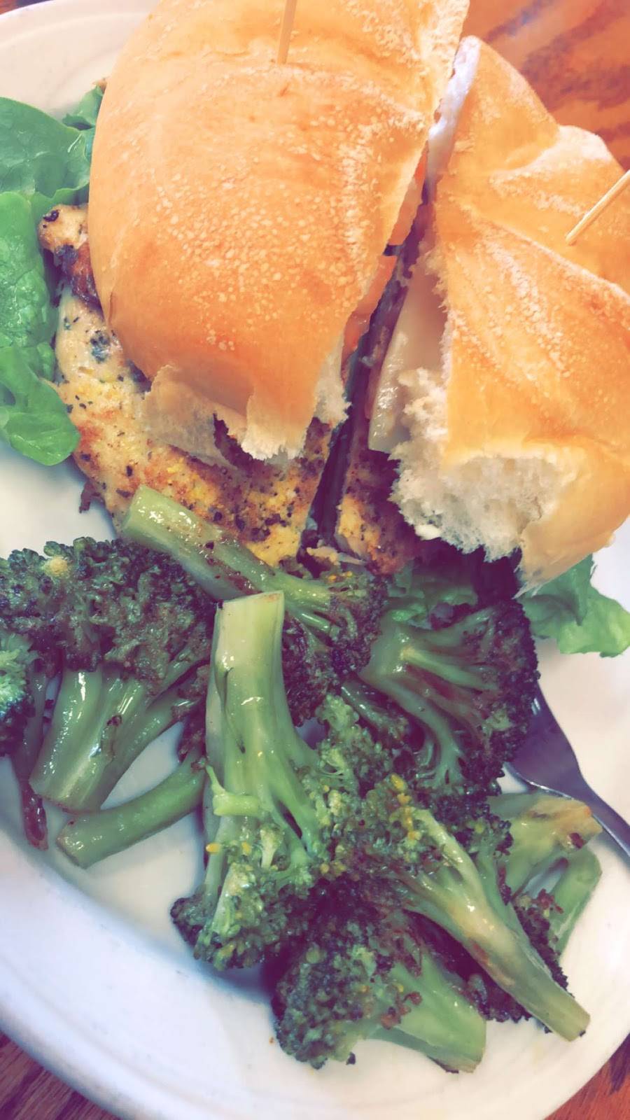 Chriss Pizza & Deli | restaurant | 85 Airport Rd, Hartford, CT 06114, USA | 8602960511 OR +1 860-296-0511