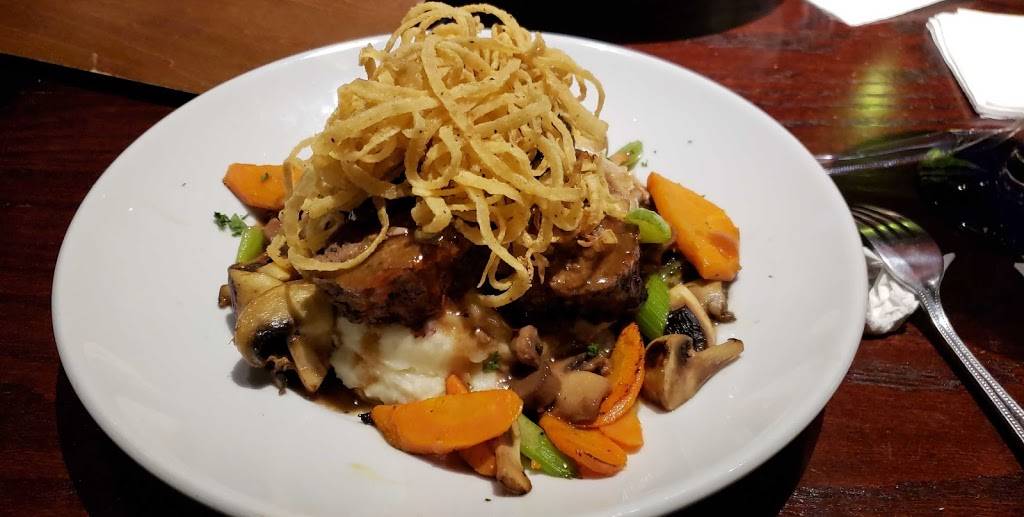 Houlihans | restaurant | 65 NJ-4, Paramus, NJ 07652, USA | 2012918850 OR +1 201-291-8850