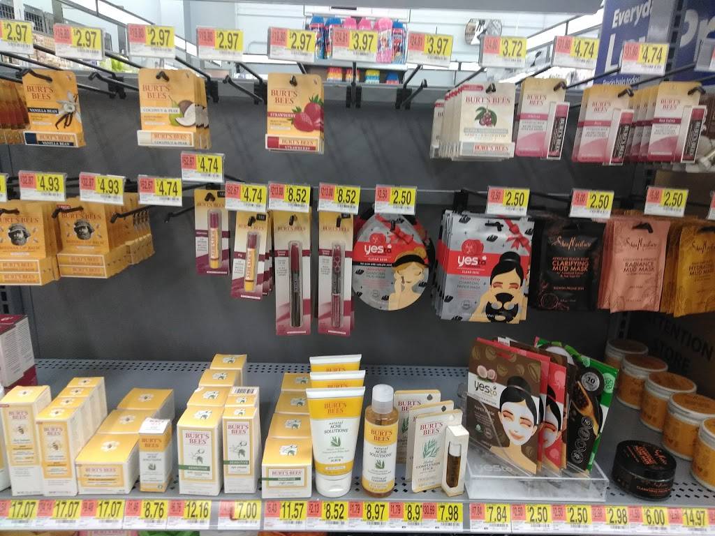 Hall Plaza | shopping mall | 4701 W Diversey Ave, Chicago, IL 60639, USA | 7737364100 OR +1 773-736-4100