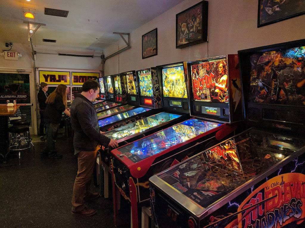 C Bar | restaurant | 2880 SE Gladstone St, Portland, OR 97202, USA | 5032308808 OR +1 503-230-8808