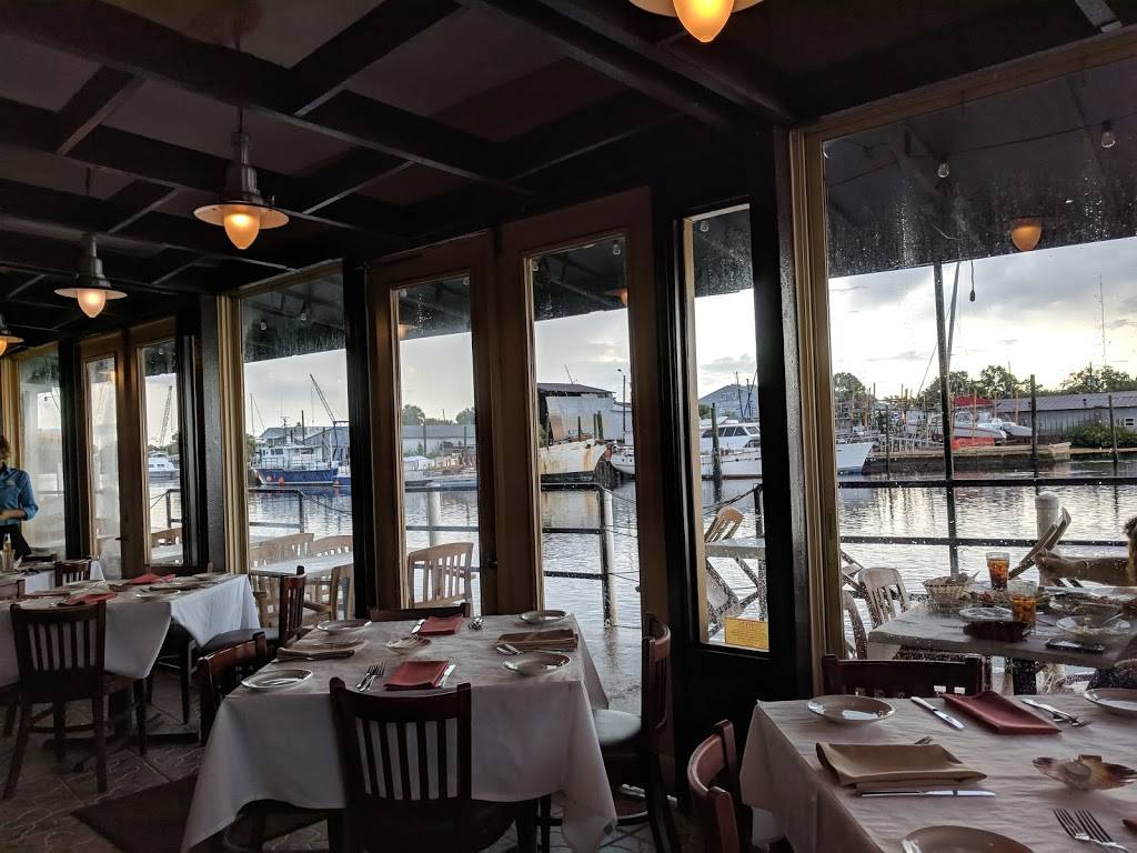 Dimitris on the Water Greek Restaurant | restaurant | 690 Dodecanese Blvd, Tarpon Springs, FL 34689, USA | 7279459400 OR +1 727-945-9400