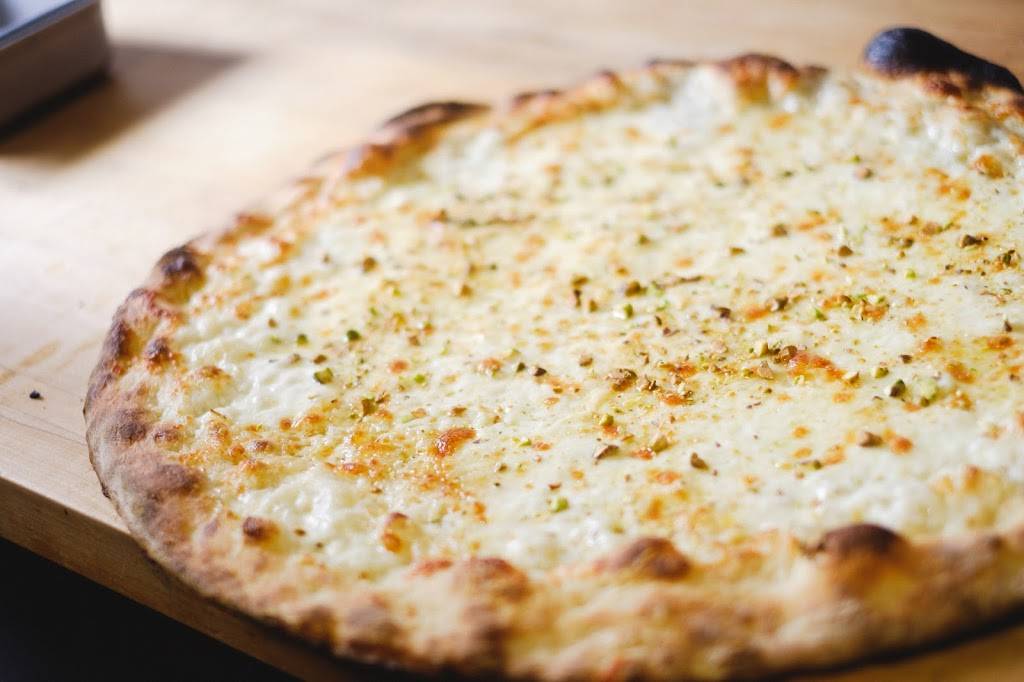 Little Oven Pizza | restaurant | 433 W Main St, Merced, CA 95340, USA | 2092339829 OR +1 209-233-9829