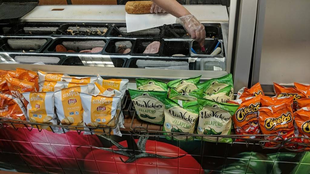 Subway | restaurant | 2706 W Gore Blvd, Lawton, OK 73505, USA | 5803531175 OR +1 580-353-1175