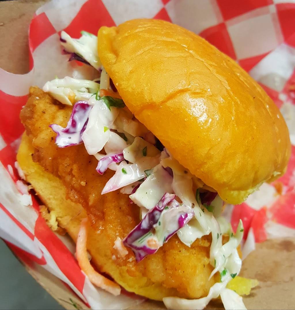 The Local Oyster | restaurant | Quarter Market, 4238 Wilson Blvd Level C, Arlington, VA 22203, USA | 8447482537 OR +1 844-748-2537