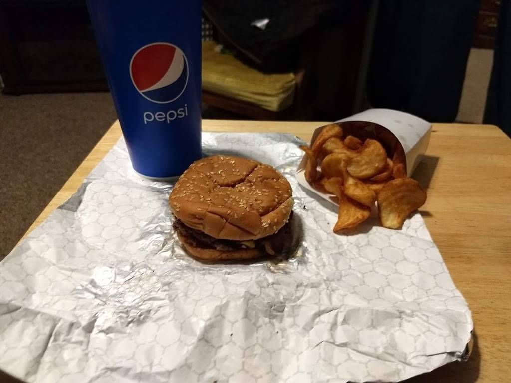 Burger 81 | restaurant | 3900 Wilder Rd, Bay City, MI 48706, USA | 9896861690 OR +1 989-686-1690