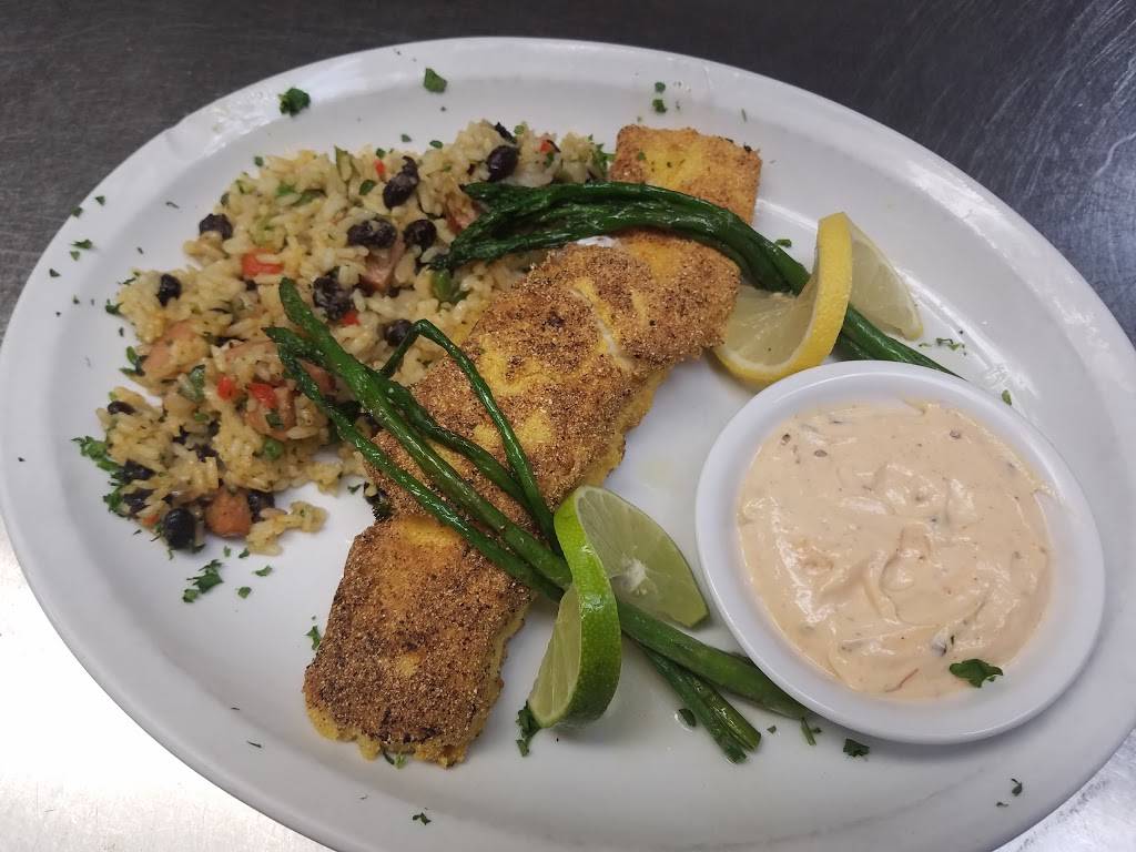 Helgesens Harpos | restaurant | 5201 WI-11, Janesville, WI 53548, USA | 6087528886 OR +1 608-752-8886