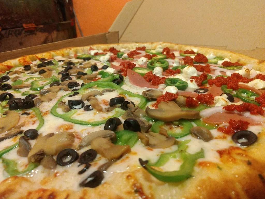 R&S pizza | restaurant | Comisionistas 7402, Pedregalde Sta Julia, 22604 Tijuana, B.C., Mexico | 016646876225 OR +52 664 687 6225