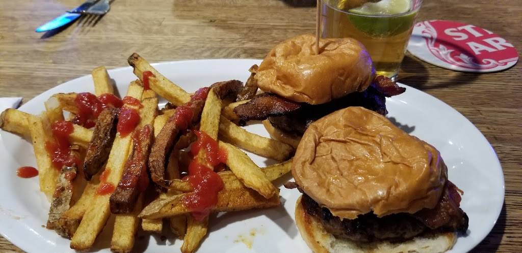 Marcis Sports Bar & Grill | restaurant | 28200 Bouquet Canyon Rd, Santa Clarita, CA 91350, USA | 6612968000 OR +1 661-296-8000