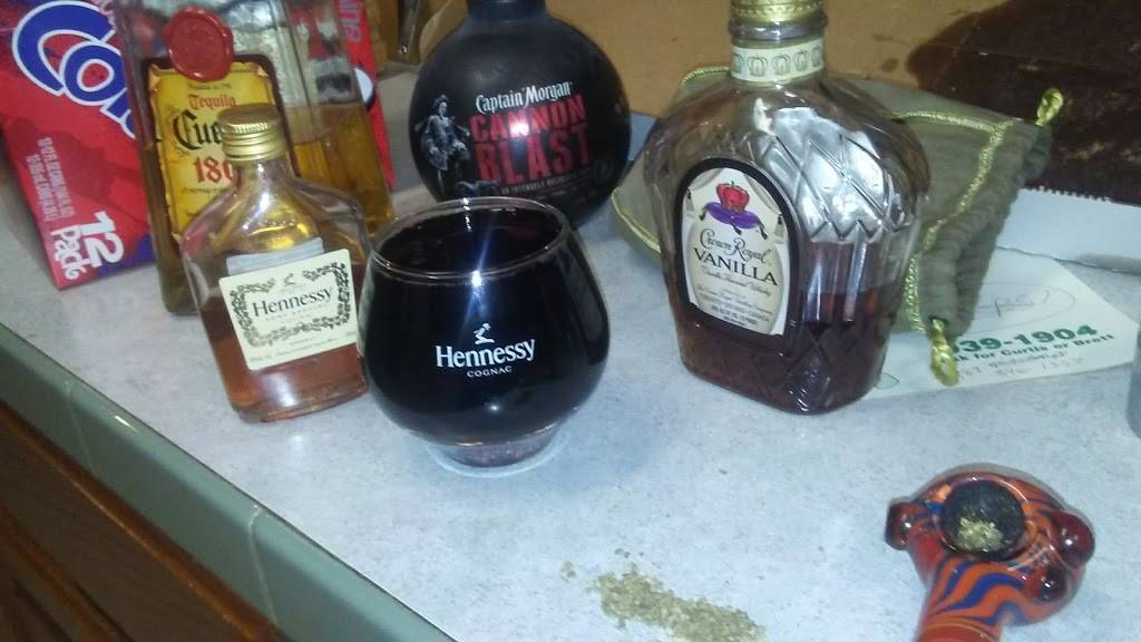 Shantie Food & Spirit | restaurant | 3535 E 9 Mile Rd, Warren, MI 48091, USA | 5867555055 OR +1 586-755-5055