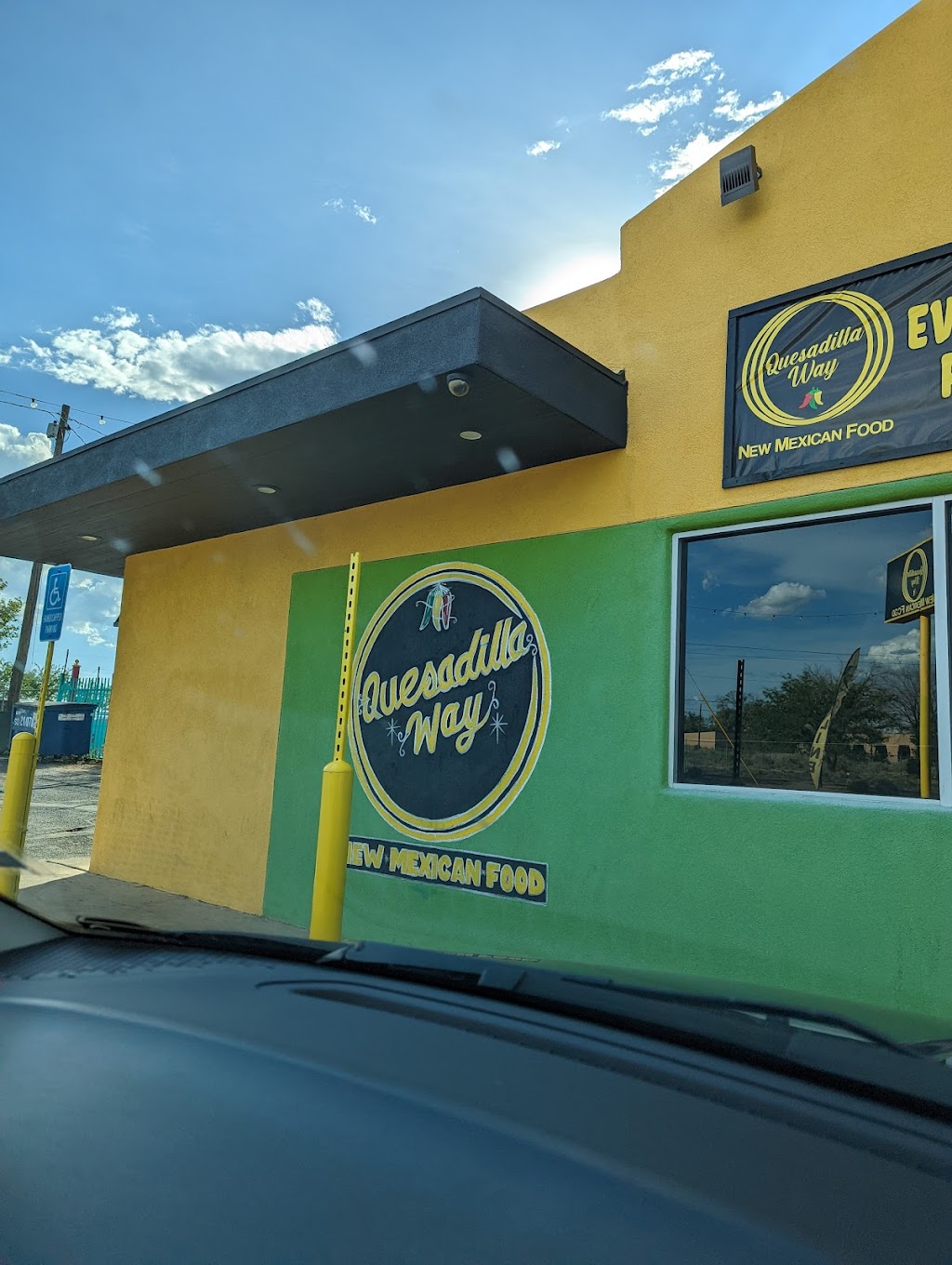Quesadilla Way | restaurant | 2025 Ridgecrest Dr SE, Albuquerque, NM 87108, USA | 5054922555 OR +1 505-492-2555