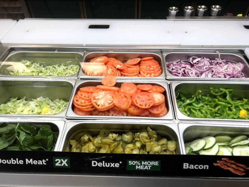 Subway Restaurants | restaurant | 400 High St, Morgantown, WV 26505, USA | 3042913300 OR +1 304-291-3300