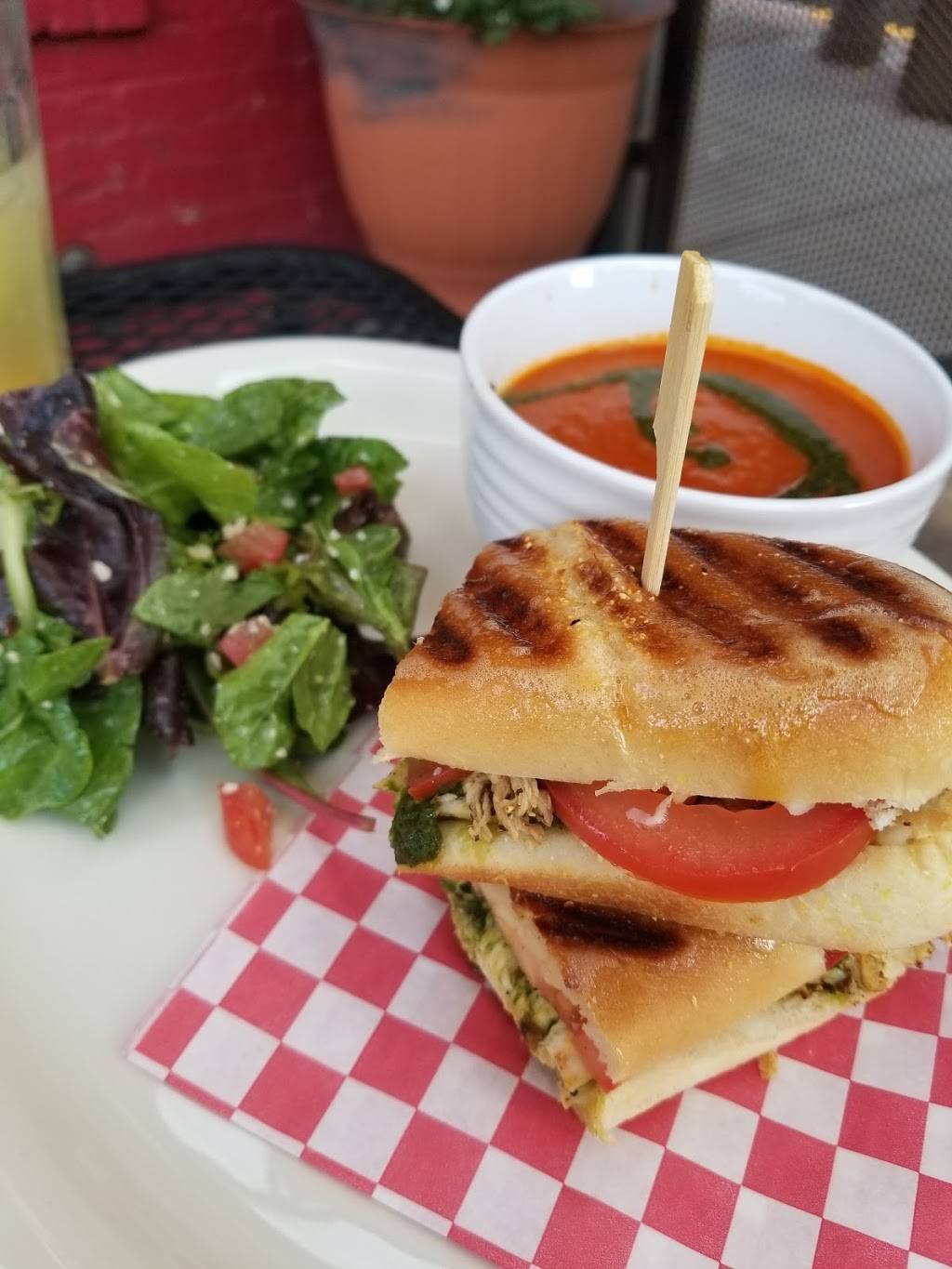 Sabrina’s West Street Kitchen | restaurant | 138 West St, Reno, NV 89501, USA | 7756839378 OR +1 775-683-9378