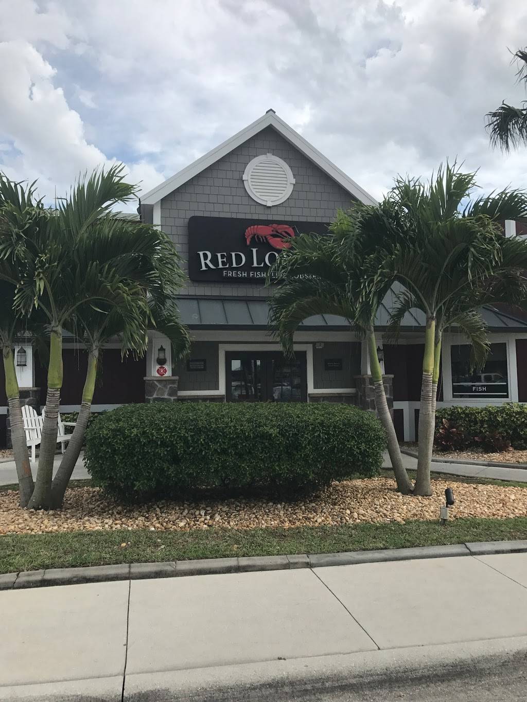Red Lobster | restaurant | 1331 Tamiami Trail, Port Charlotte, FL 33948, USA | 9416257745 OR +1 941-625-7745