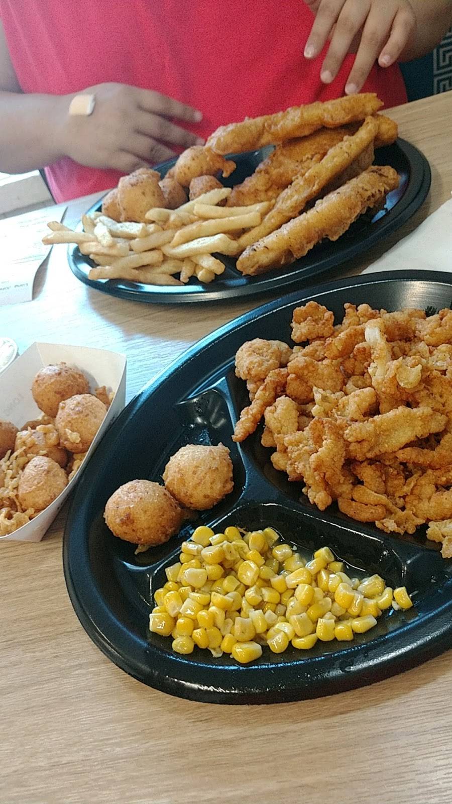 Long John Silvers | restaurant | 3006 SE 14th St, Des Moines, IA 50320, USA | 5152826666 OR +1 515-282-6666