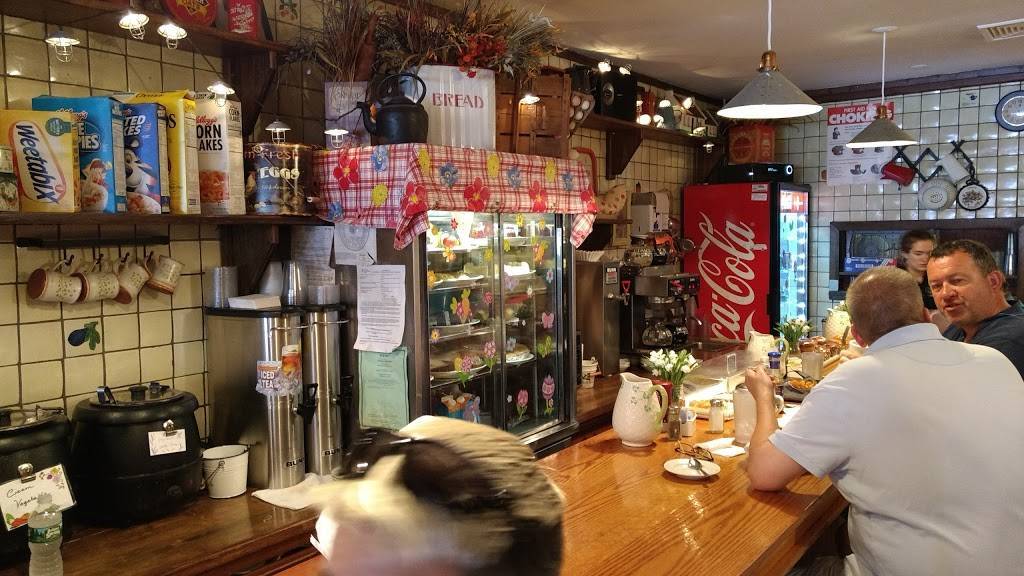 Eileens | restaurant | 960 McLean Ave, Yonkers, NY 10704, USA | 9147767532 OR +1 914-776-7532