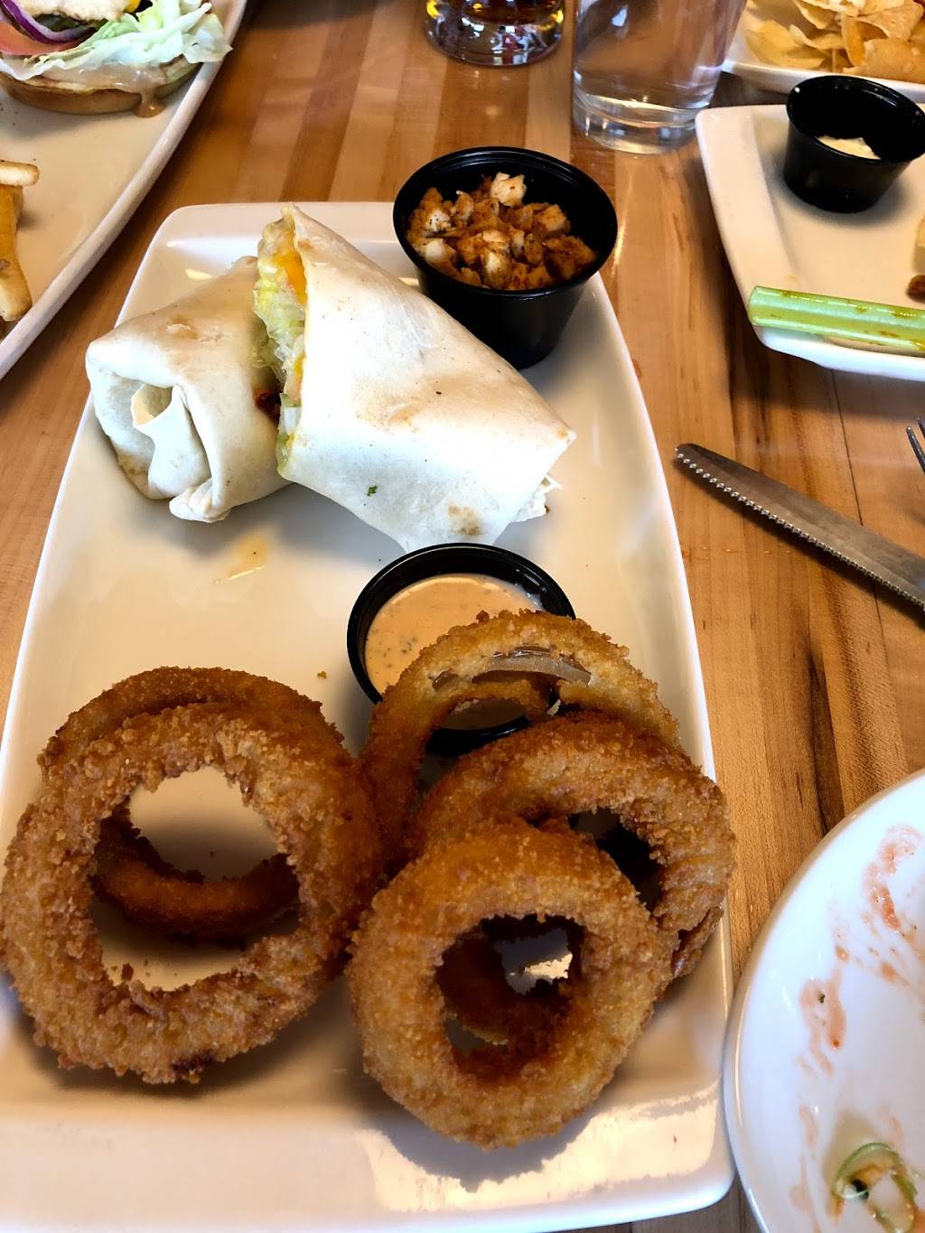 Applebees Grill + Bar | restaurant | 11860 N, US-31, Edinburgh, IN 46124, USA | 8125262376 OR +1 812-526-2376