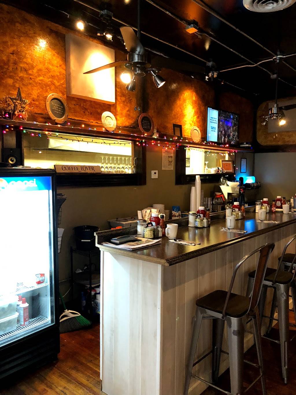 Craylees | restaurant | 237 Bleecker St, Utica, NY 13501, USA | 3155074713 OR +1 315-507-4713