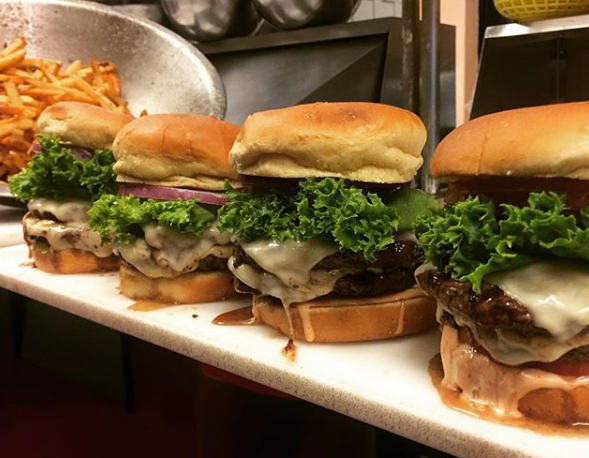 Fritzys Lincoln Park | restaurant | 723 W Armitage Ave, Chicago, IL 60614, USA | 3127633148 OR +1 312-763-3148