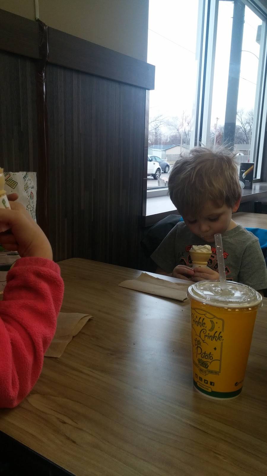 Runza Restaurant | restaurant | 1812 N Webb Rd, Grand Island, NE 68801, USA | 3083846111 OR +1 308-384-6111