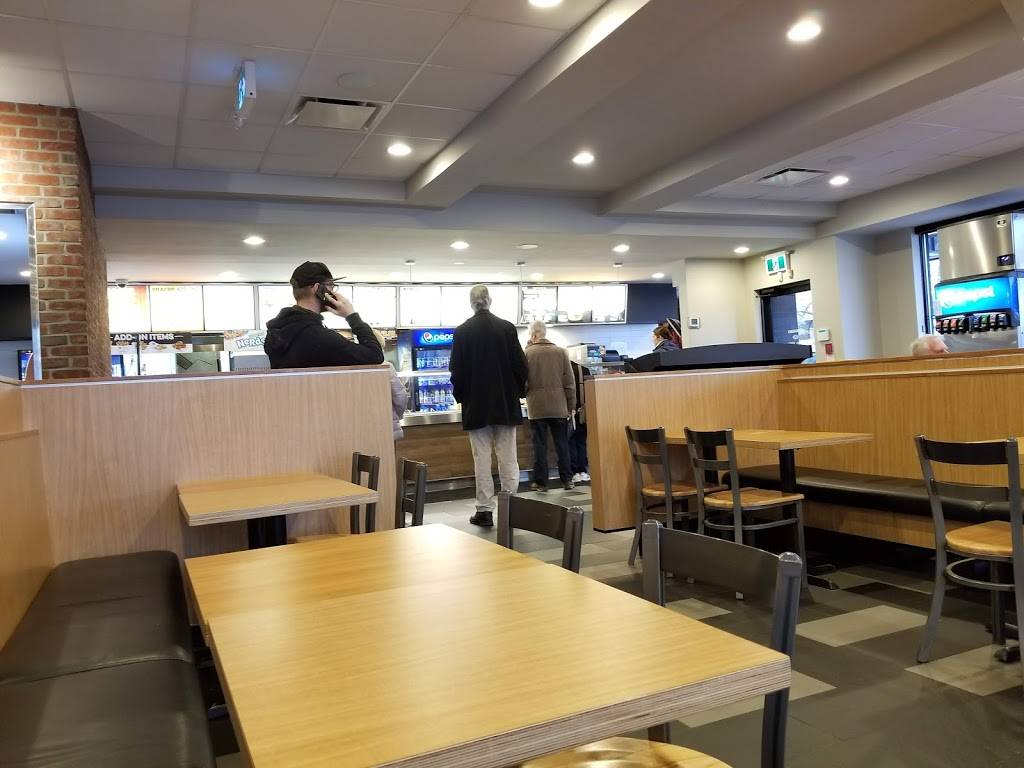 Swiss Chalet | restaurant | 85 Barrie View Dr, Barrie, ON L4N 8V4, Canada | 7057330791 OR +1 705-733-0791