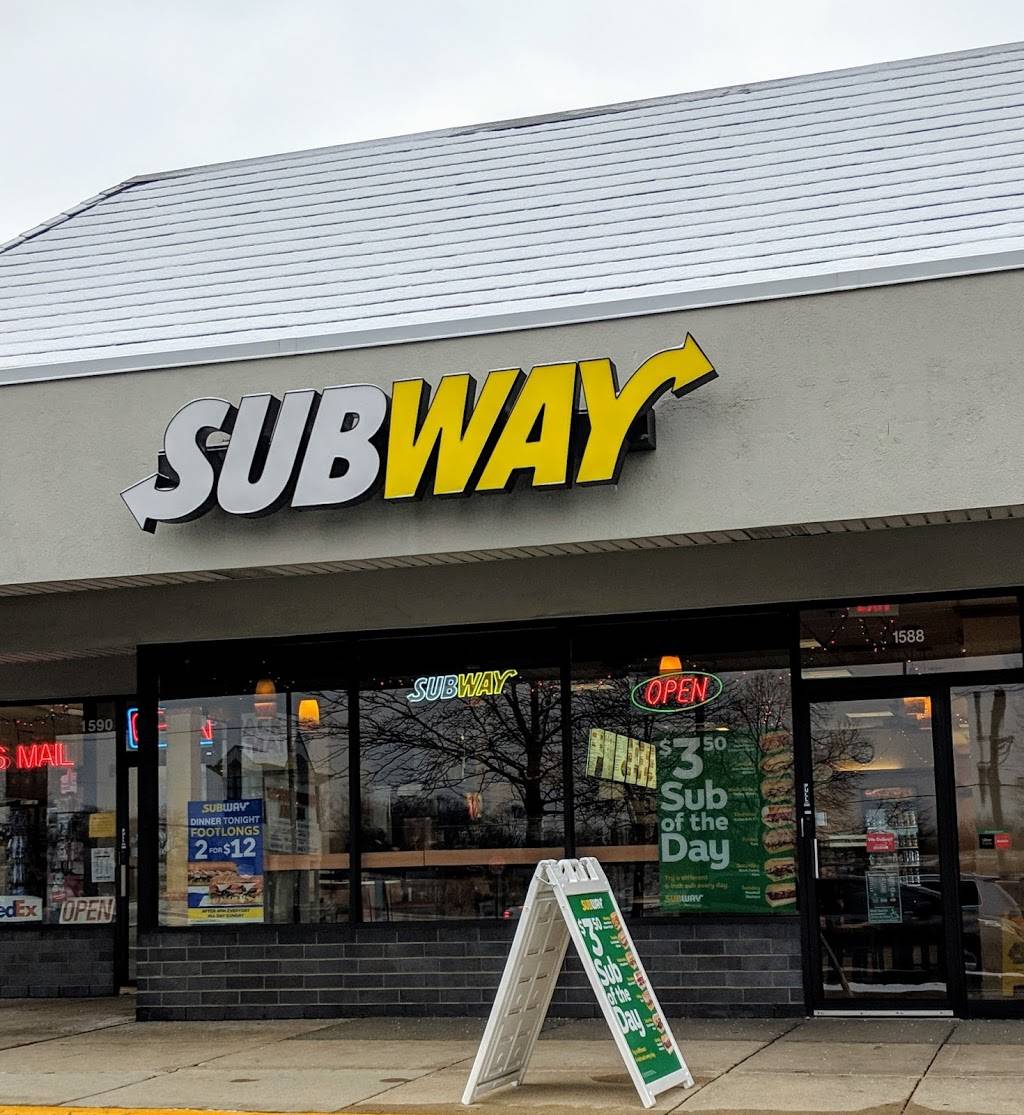 Subway Restaurants | restaurant | 1588 Algonquin Rd, Hoffman Estates, IL 60192, USA | 8479349989 OR +1 847-934-9989