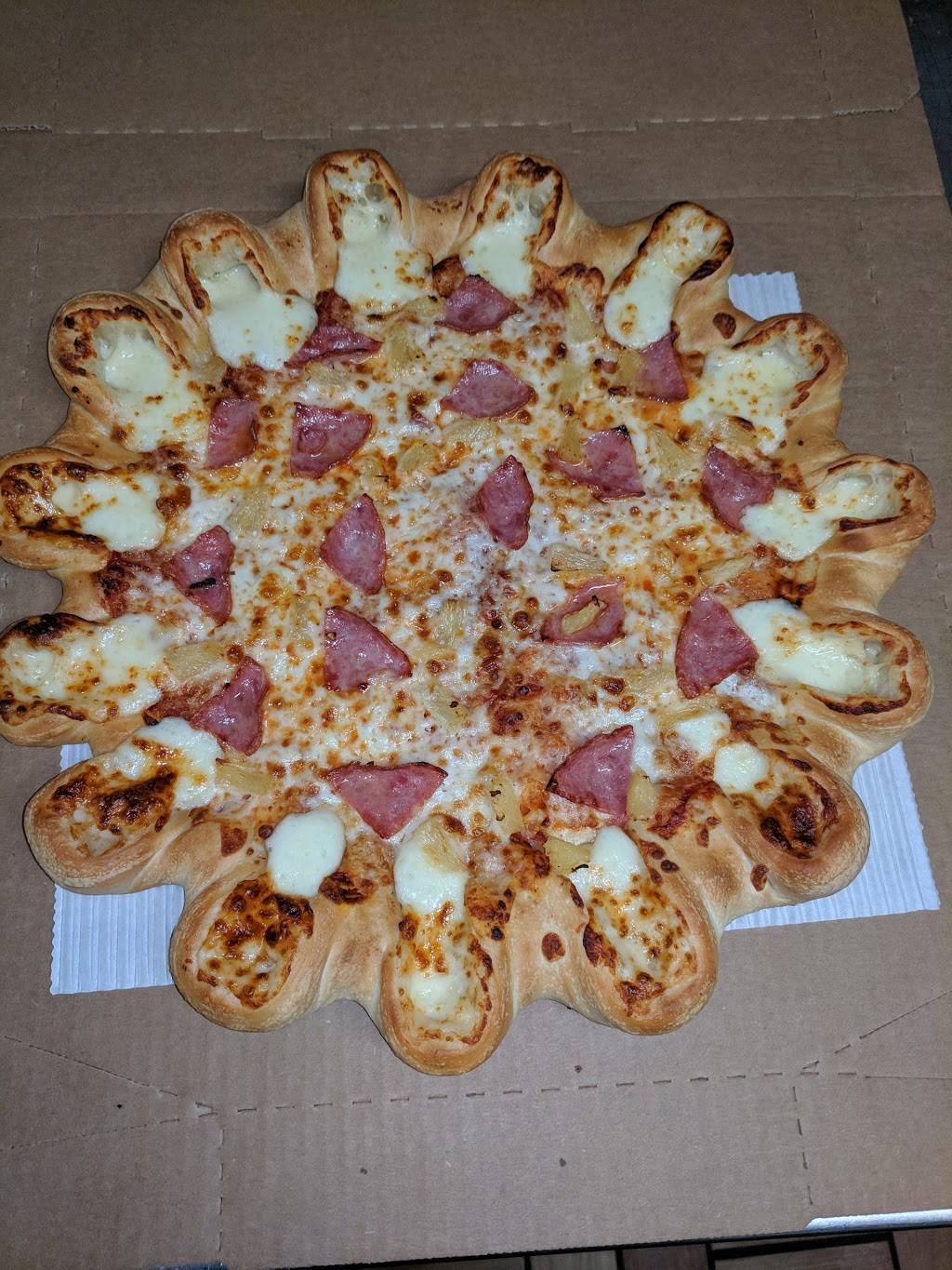Pizza Hut | meal takeaway | 205 W Pine St, Eagle River, WI 54521, USA | 7154799709 OR +1 715-479-9709