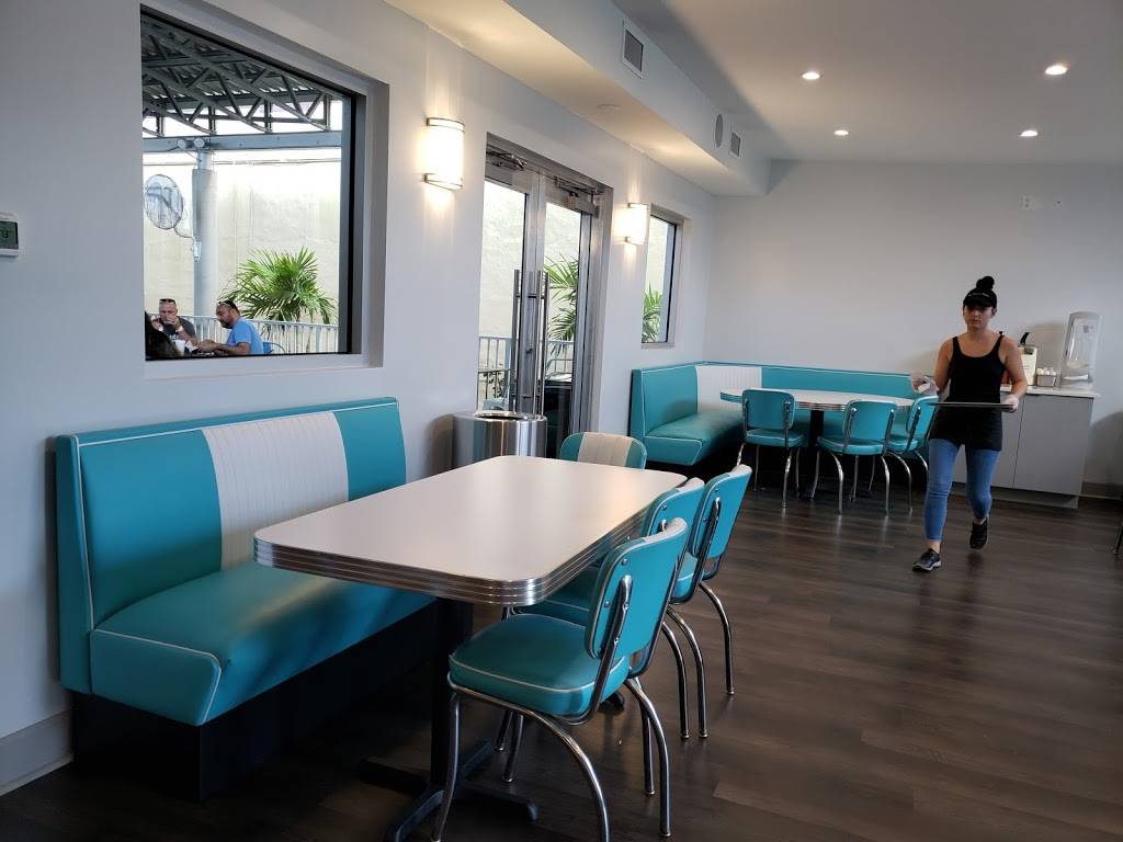 Burger Place | restaurant | 811 E New Haven Ave, Melbourne, FL 32901, USA | 3216768914 OR +1 321-676-8914