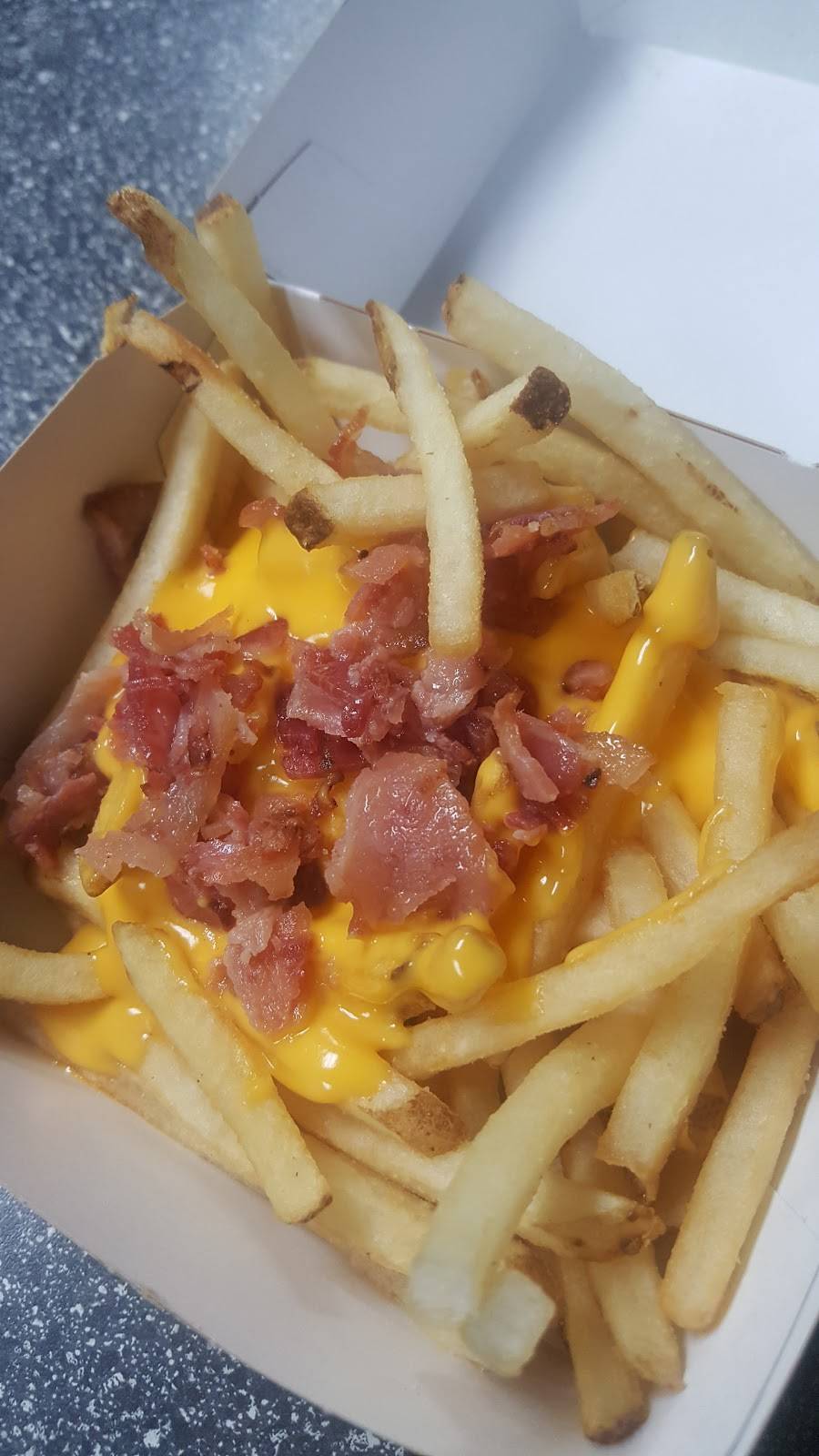 Carls Jr. | restaurant | 2365 Roll Dr, San Diego, CA 92154, USA | 6196616213 OR +1 619-661-6213