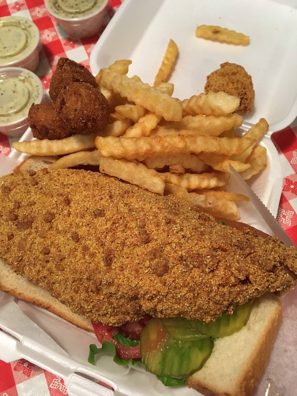 Howards Catfish | restaurant | 1038 Pioneer Rd, Mesquite, TX 75149, USA | 2149946476 OR +1 214-994-6476