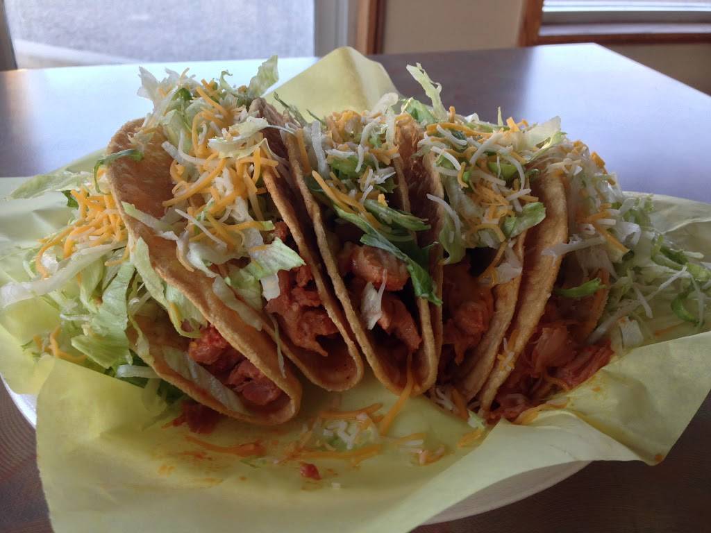 Los Betos Mexican Food | restaurant | 2910 E Speedway Blvd, Tucson, AZ 85716, USA | 5207950000 OR +1 520-795-0000
