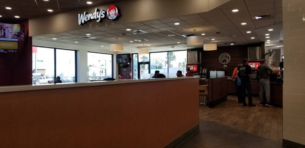Wendys | restaurant | 11053 Riverside Dr, Riverside, CA 92509, USA | 9516811041 OR +1 951-681-1041