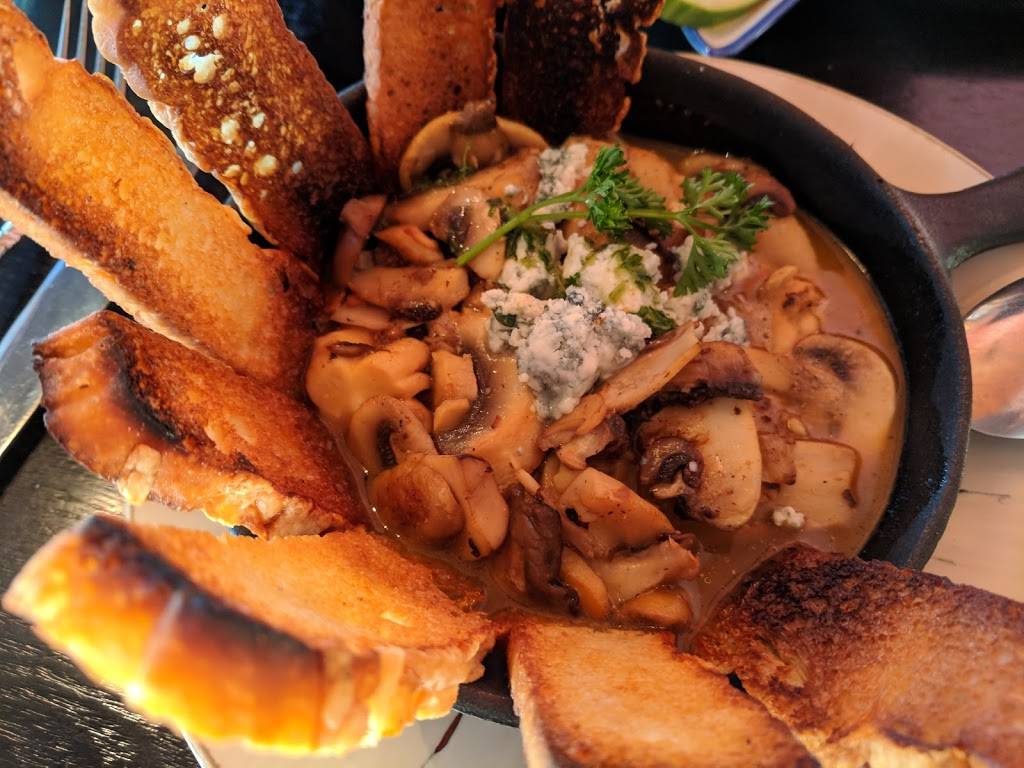 Longitud315 | restaurant | 315 Waukegan Ave, Highwood, IL 60040, USA | 8479267495 OR +1 847-926-7495