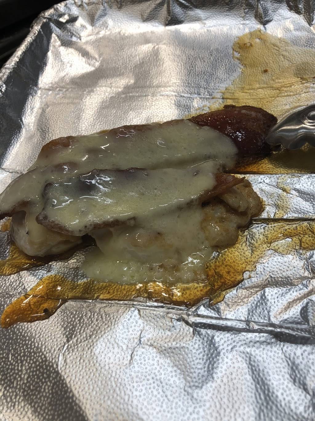 Mudgies Food Truck | restaurant | 2 Lower Main St E, Johnson, VT 05656, USA | 8023706514 OR +1 802-370-6514