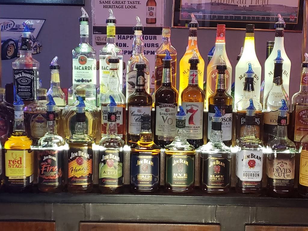 B&D Village Inn | restaurant | 34414 Geneva Rd, Burlington, WI 53105, USA | 2625374719 OR +1 262-537-4719