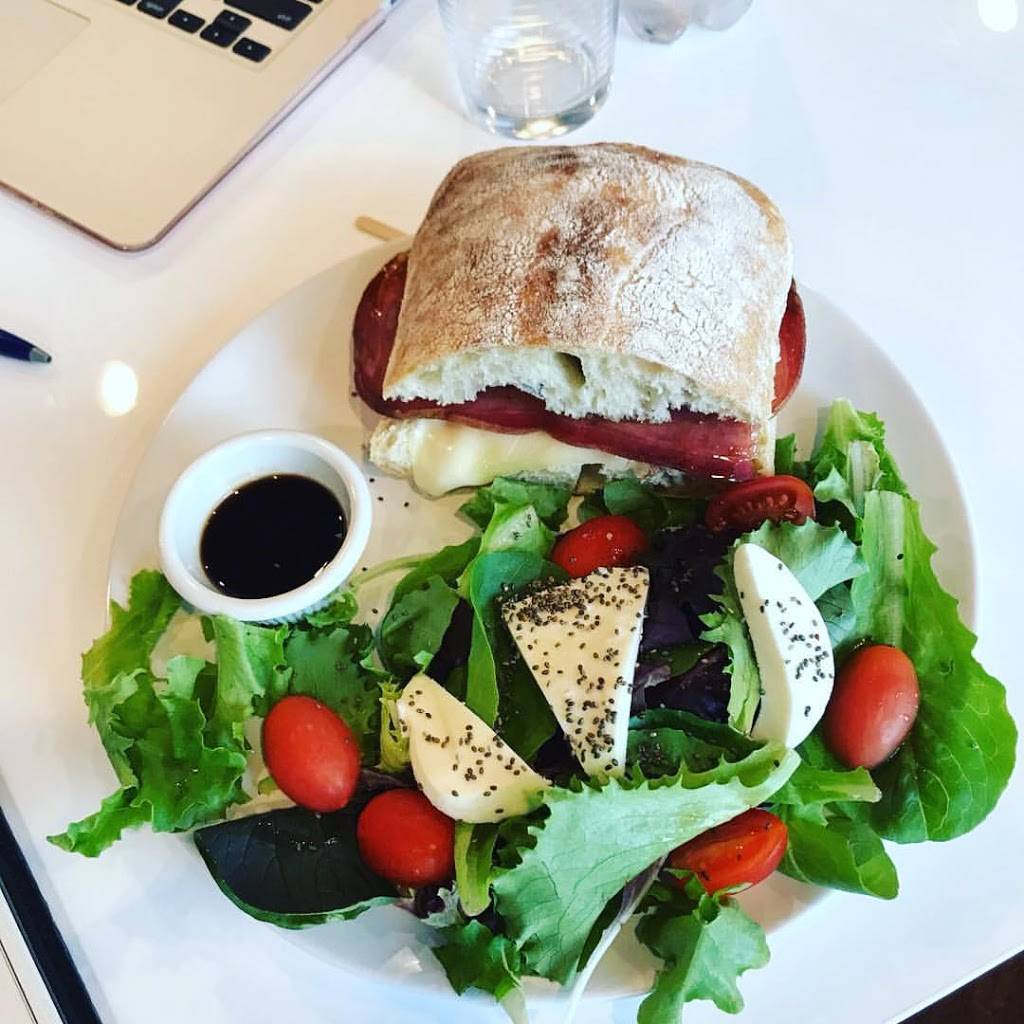 Sofá Café | cafe | 181 Concord St, Framingham, MA 01702, USA | 8572502381 OR +1 857-250-2381