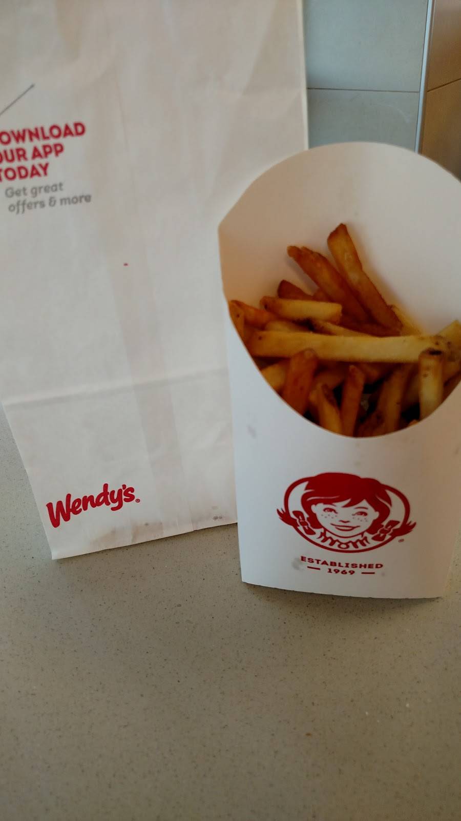Wendys | restaurant | 1465 Woodbury Ave, Portsmouth, NH 03801, USA | 6034307835 OR +1 603-430-7835