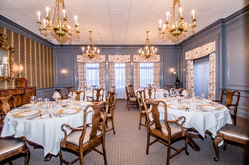 Chatham Club | restaurant | 15 Liberty St 14th floor, Savannah, GA 31401, USA | 9122334171 OR +1 912-233-4171