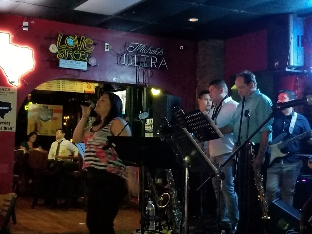 TKO Sports Cafè | restaurant | 2324 Jacaman Rd, Laredo, TX 78041, USA | 9565680447 OR +1 956-568-0447