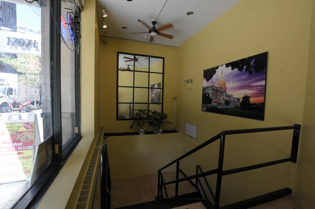 The Meeting Place Restaurant & Bar | restaurant | 1100 17th St NW b12, Washington, DC 20036, USA | 2022937755 OR +1 202-293-7755