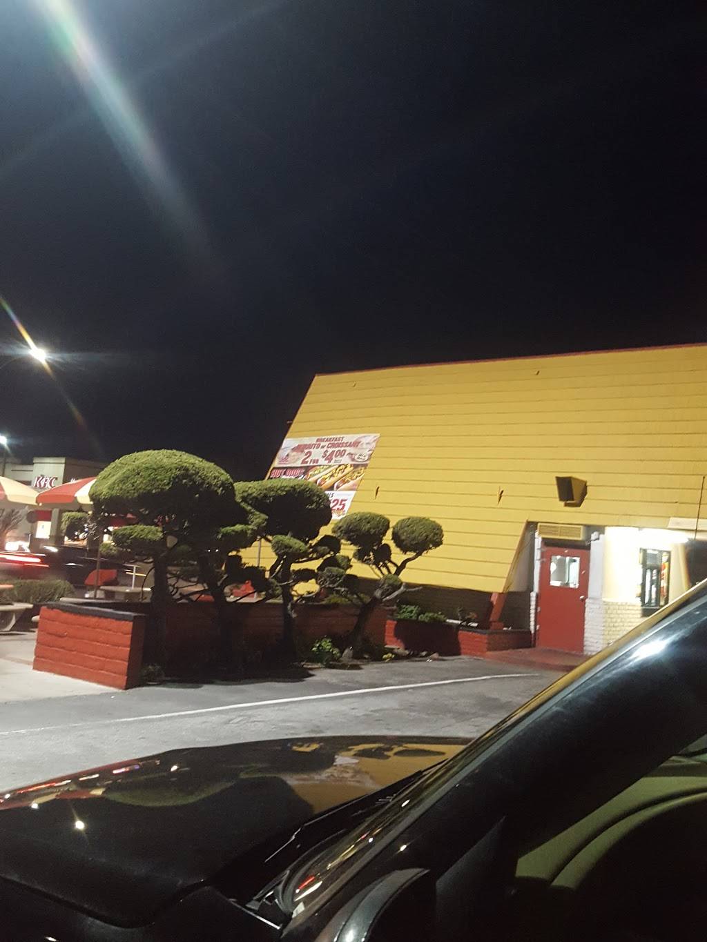 Wienerschnitzel | restaurant | 711 E Alisal St, Salinas, CA 93905, USA | 8314249999 OR +1 831-424-9999