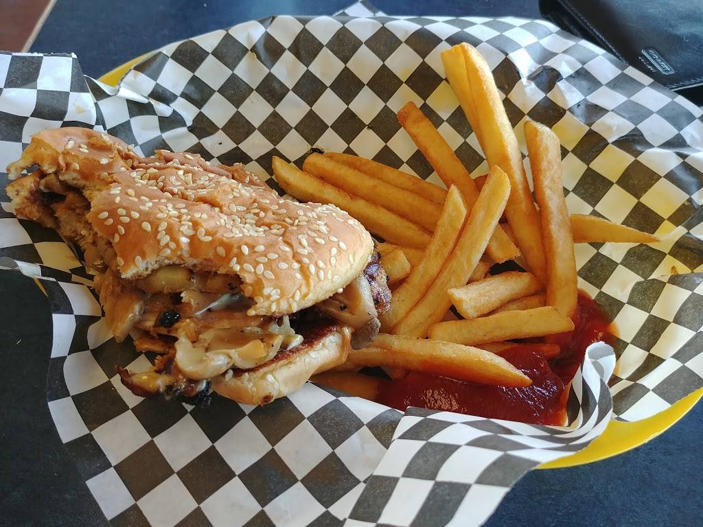 Bennys Burgers and BBQ | restaurant | 10001 W Bell Rd, Sun City, AZ 85351, USA | 6238152156 OR +1 623-815-2156