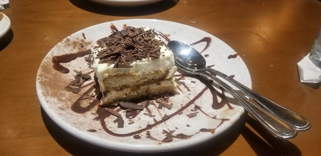 Carrabbas Italian Grill | restaurant | 18600 NW 87th Ave, Miami Gardens, FL 33015, USA | 3058169131 OR +1 305-816-9131