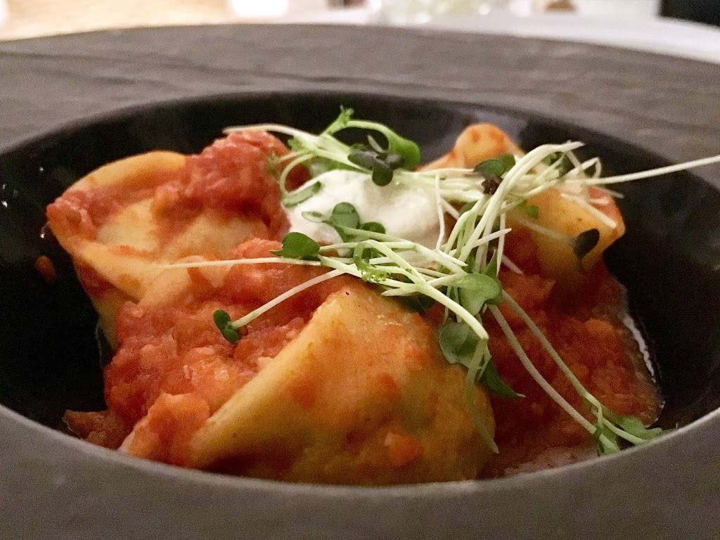 Armanis | restaurant | 2900 Bayport Dr, Tampa, FL 33607, USA | 8132076800 OR +1 813-207-6800