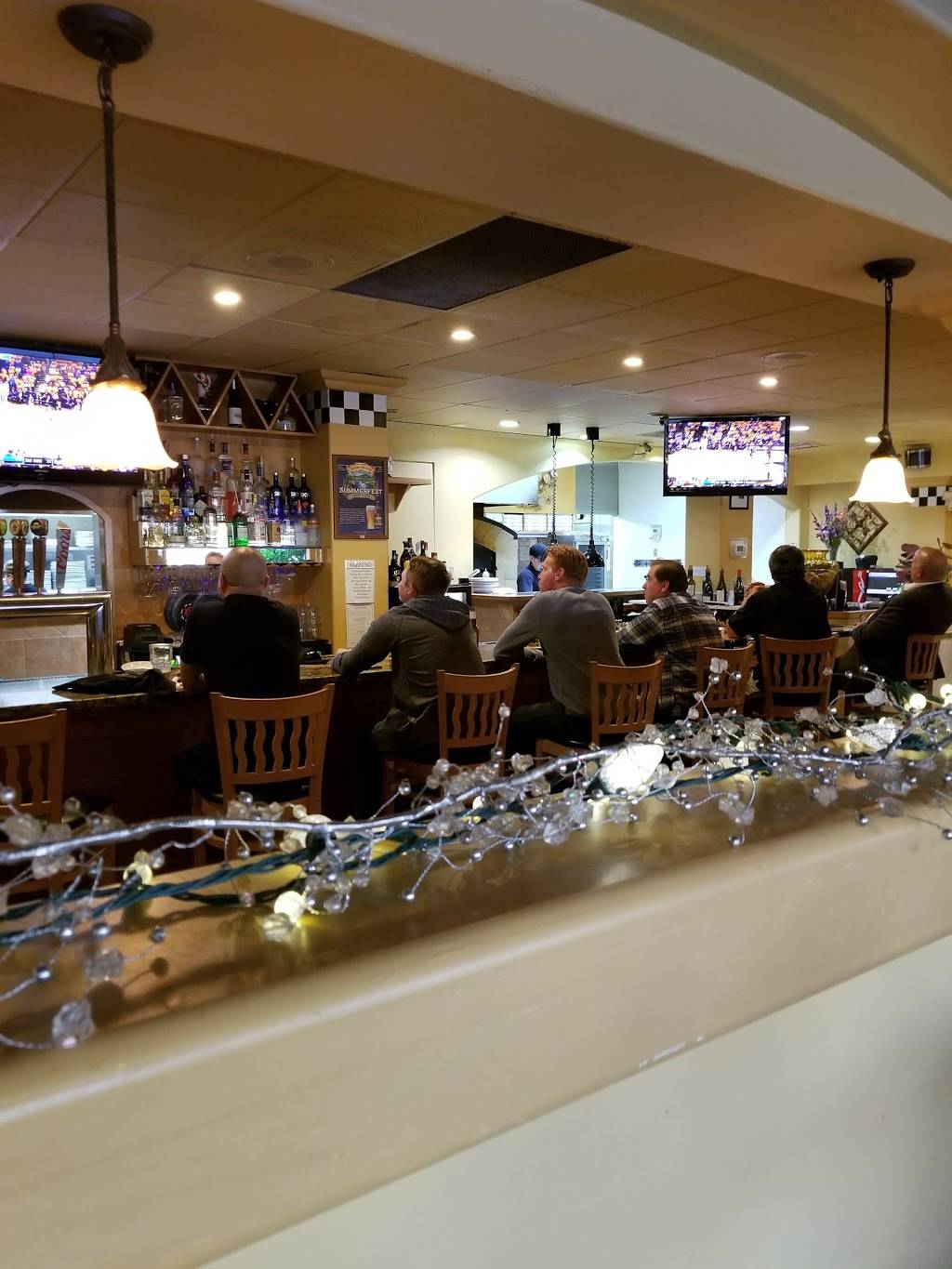 Petes restaurant and brewhouse | restaurant | 2495 Carmichael Dr, Chico, CA 95928, USA | 5308910611 OR +1 530-891-0611